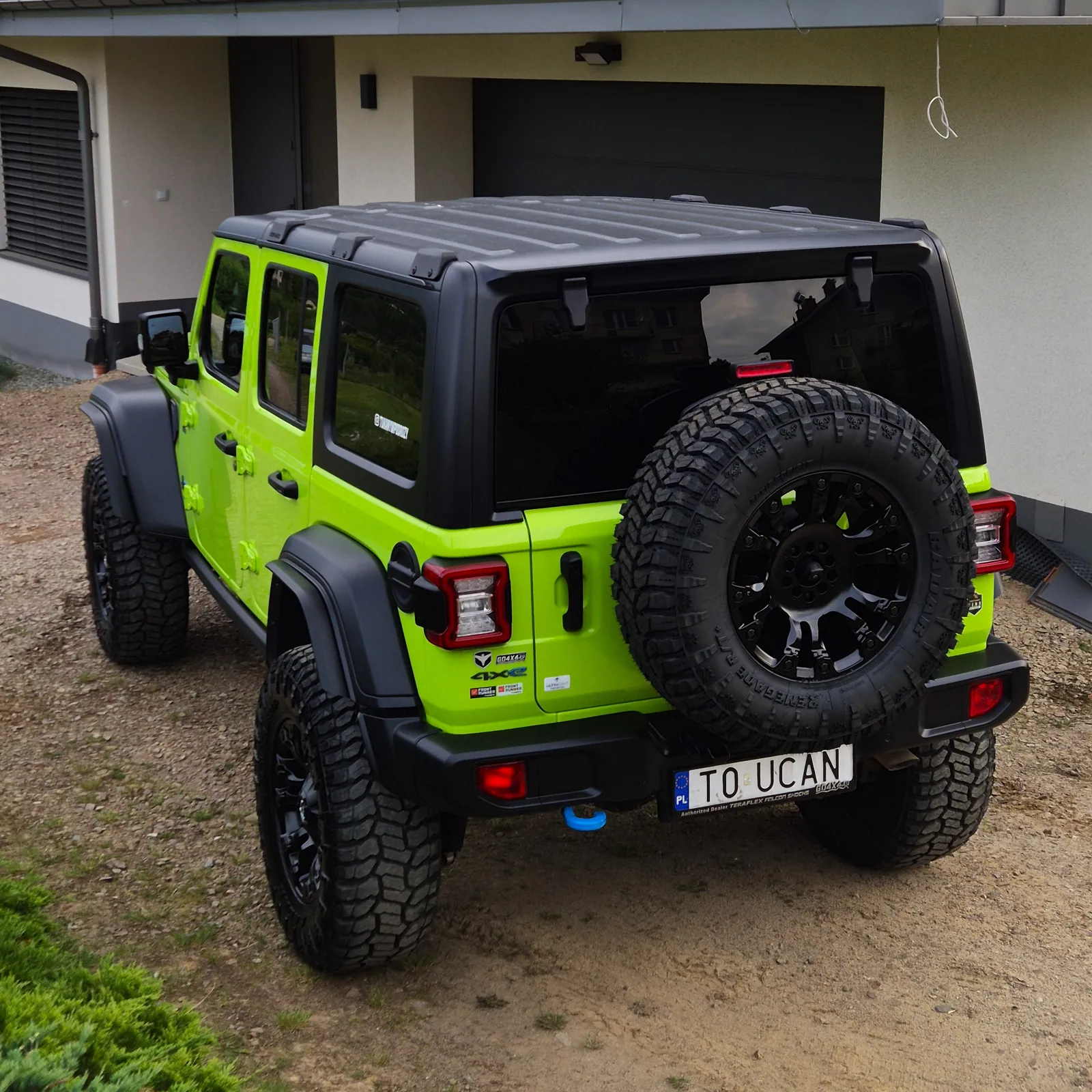 Tył Jeepa Wranglera Rubicon po pracach detailingowych