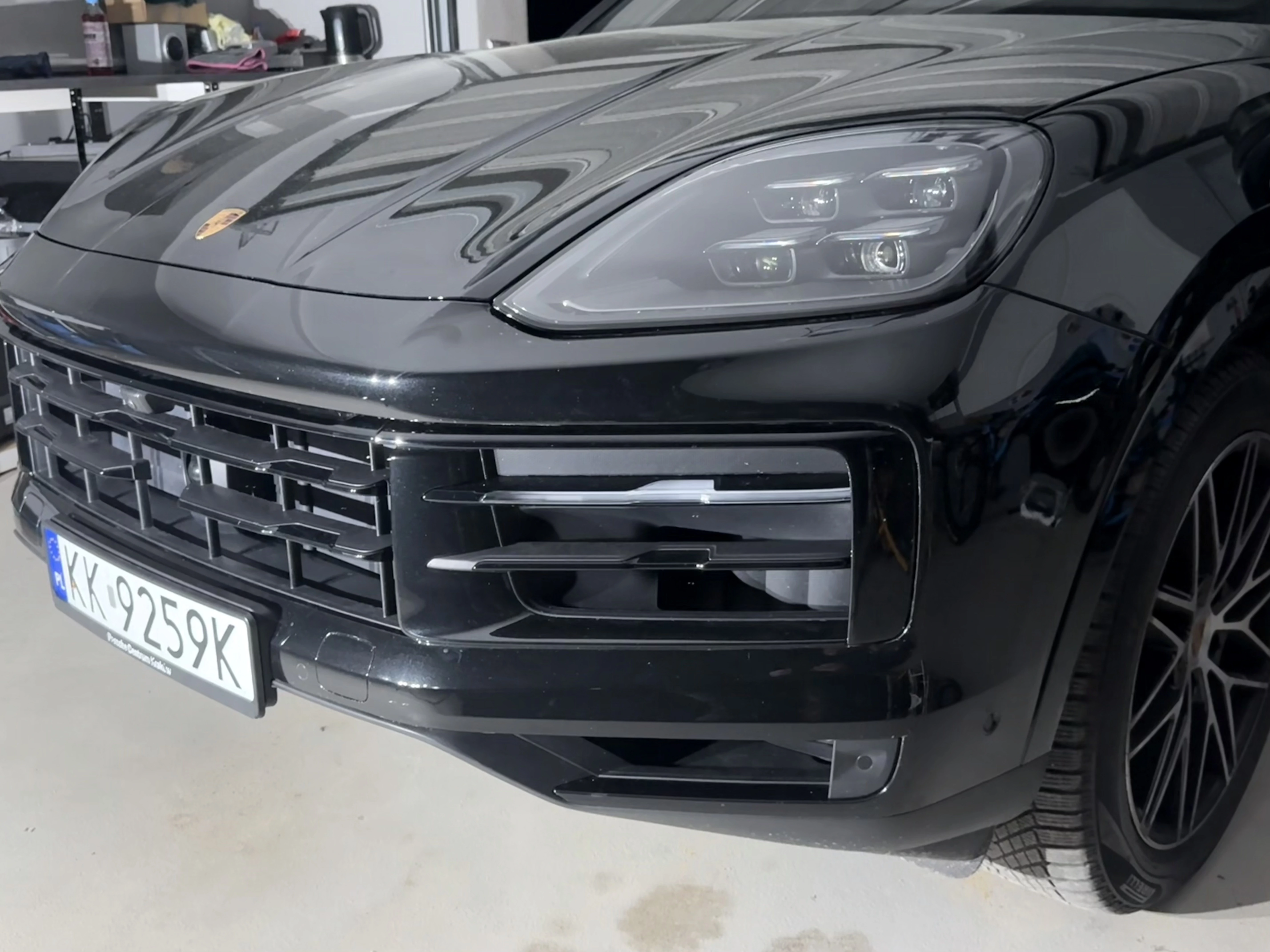 Detal Porsche Cayenne po oklejeniu folią PPF