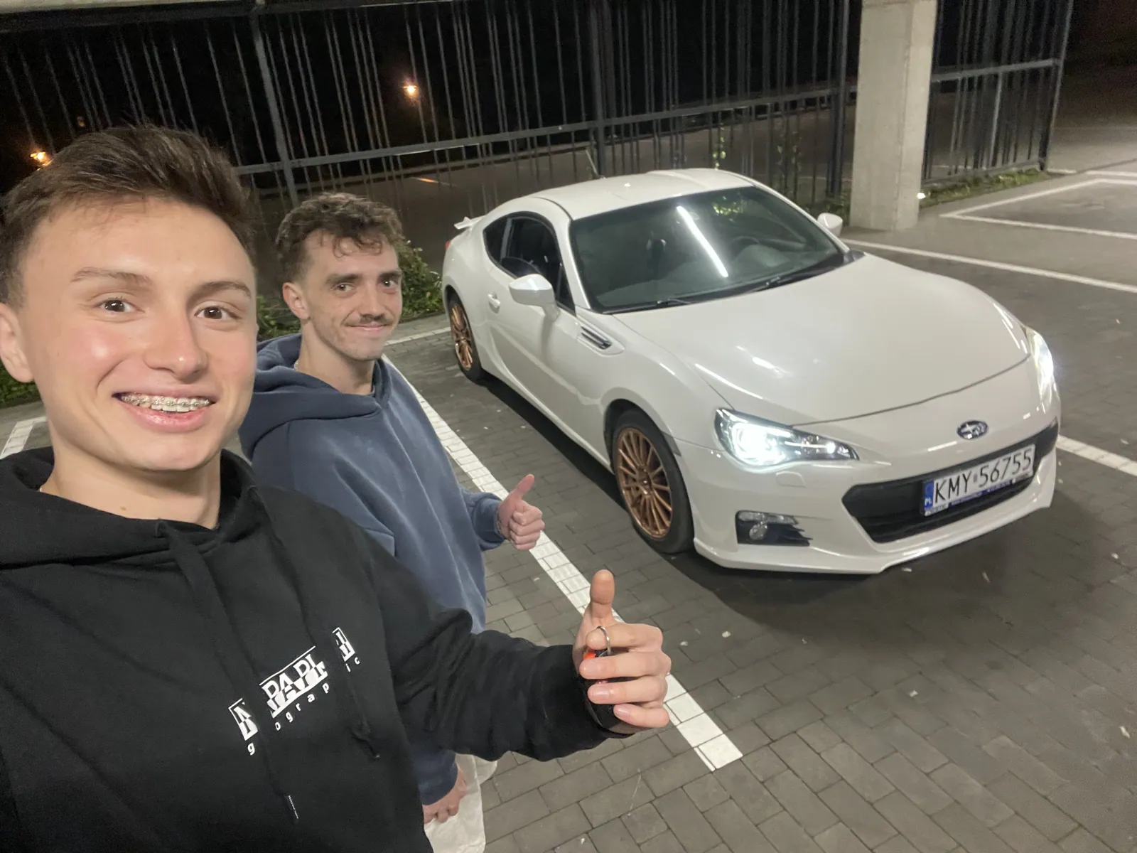 Kuba i Patryk z Liberty Detailing przed jedną z realizacji
