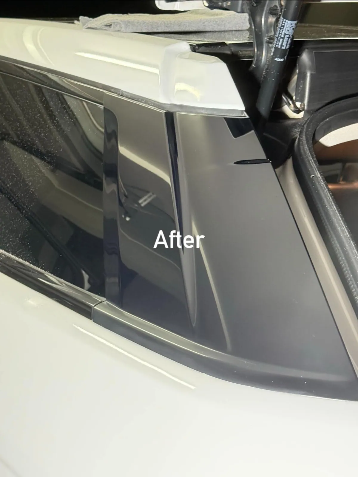 Element piano black po renowacji — głęboka czerń i czysta powierzchnia
